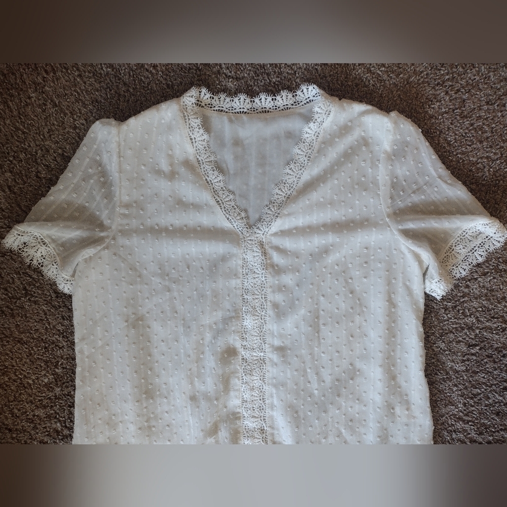 Ivory Lace Trim Top Large NWOT - Picture 4 of 12